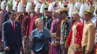 Presiden Joko Widodo menerima kunjungan Presiden Chile Michelle Bachelet di Istana Merdeka, Jakarta, Jumat (12/5).