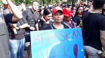 Silent Majority Pro Ahok Mulai Demo di Dekat Balai Kota