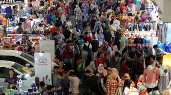 Suasanah Pasar Tanah Abang, Jakarta, Sabtu (13/5).