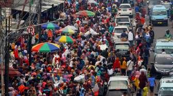 Suasanah Pasar Tanah Abang, Jakarta, Sabtu (13/5).