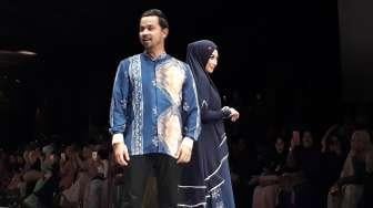 Annisa Trihapsari Girang Jadi Model Catwalk Bareng Suami