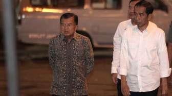 Foto-foto Jokowi-JK di Lokasi Bom Kampung Melayu