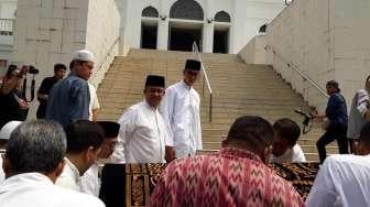 Sejumlah Tokoh Ikut Menyalatkan Adik Anies Baswedan