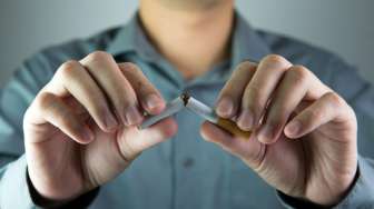 Resolusi Tahun Baru Ingin Berhenti Merokok, Dokter Paru Sarankan Jauhi Teman Perokok Supaya Sukses