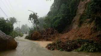 Rumah Tertimbun 2 Hari dan Bantuan untuk Korban Banjir Padang