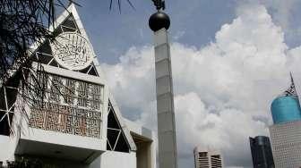 Suasana interior Masjid Jami'e Darussalam di Jalan Kebon Melati, Tanah Abang, Jakarta Pusat, Kamis (1/6).