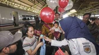 Sosialisasi nilai-nilai Pancasila di Stasiun Gambir, Jakarta, Kamis (1/6).