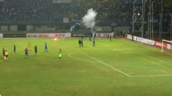 Laga Bhayangkara vs Persib, Bobotoh Ricuh