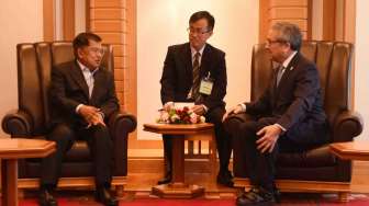 Wakil Presiden Jusuf Kalla bertemu dengan President dan CEO Sumitomo Mitsui Banking Corporation (SMBC) Makoto Takashima di Tokyo, Jepang, Senin (5/6).