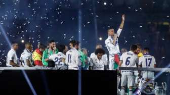 Berpesta di Bernabeu, Ronaldo Tatap Trofi Ballon d'Or Kelima