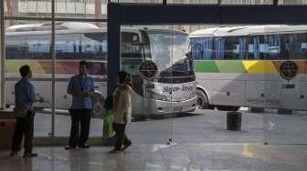 Tiga Bus AKAP Jalan dari Terminal Pulo Gebang, Hanya Ada 5 Penumpang