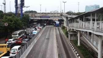 Penutupan Jalur Cepat Jalan H.R Rasuna Said