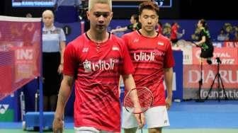 Pebulutangkis ganda putra Indonesia Marcus Gideon dan Kevin Sanjay melawan ganda putra Denmark Kim Astrup dan Anders Skaarup Rasmussen pada babak pertama BCA Indonesia Open 2017 di Jakarta Convention Center, Rabu (14/6).