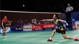 Laga tunggal putri antara Gregoria Mariska Tunjung lawan Tai Tzu Ying (Taiwan), di pertandingan babak kedua kejuaraan BCA Indonesia Open 2017 di Jakarta Convention Center, Senayan, Kamis (15/6/2017). [Suara.com/Kurniawan Mas'ud]