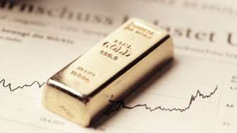 Harga Emas Dunia Anjlok Dihantam Dolar dan Imbal Hasil Obligasi AS