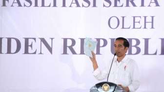 Jokowi Terpingkal-pingkal Dengar Puisi Bocah Kelas 3 SD Ini