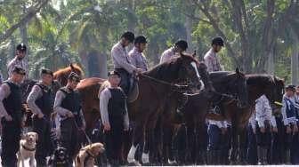 Apel gelar pasukan Operasi Ramadniya 2017 yang dipimpin Kapolri Jenderal Tito Karnavian di lapangan Silang Monas, Jakarta, Senin (19/6/2017). [Suara.com/Oke Atmaja]