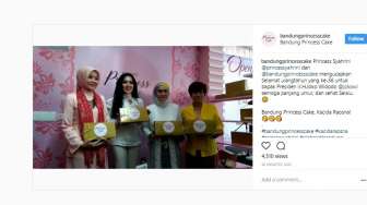 Begini Kehebohan saat Syahrini Launching Kue di Bandung