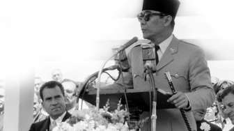Kisah Lawas Soekarno di Arab Kembali Viral, Disebut Copot Atribut dan Merangkak di Depan Makam Nabi Muhammad SAW