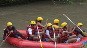 Obama Asyik "Rafting" di Bali