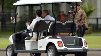 Presiden Joko WIdodo didampingi Ibu Negara Iriana Joko Widodo menerima kunjungan Presiden ke-44 Amerika Serikat Barack Obama Istana Bogor, Jawa Barat, Jumat (30/6).