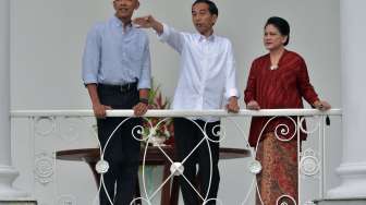 Presiden Joko WIdodo didampingi Ibu Negara Iriana Joko Widodo menerima kunjungan Presiden ke-44 Amerika Serikat Barack Obama Istana Bogor, Jawa Barat, Jumat (30/6).