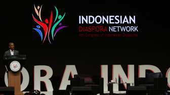 Mantan Presiden Amerika Serikat Barack Obama memberi sambutan pada acara Kongres Diaspora Indonesia ke-4 di Jakarta, Sabtu (1/7)