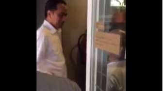 Presiden Jokowi Terekam Video Ngantre Beli Kopi di Kedai