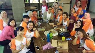 Komunitas Ini Ajak Anggotanya Makan Sambil Senang-senang