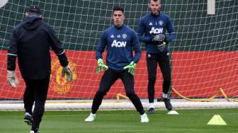 MU Pinjamkan Kiper Pereira Semusim ke Klub Portugal