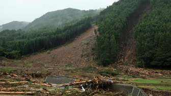 Kerusakan parah yang diakibatkan oleh bencana banjir di Perfektur Fukuoka dan Ota, Minggu (9/7/2017). (AFP)