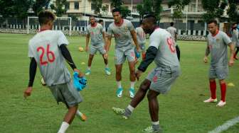 Bhayangkara Hadapi MU, McMenemy: "Just Enjoy The Game"
