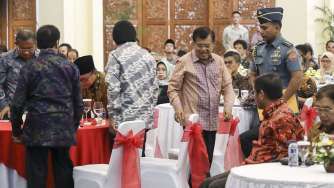 JK Hadiri Simposium Nasional