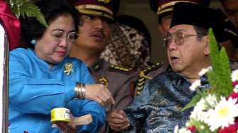 Kisah Megawati Ketika Berantem dengan Gus Dur