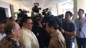 Agung Laksono Pimpin Rapat di DPP Golkar, Novanto Hadir