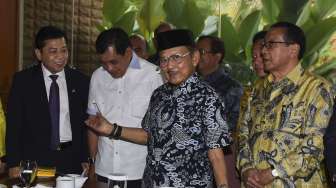 Setya Novanto Menyambangi BJ Habibie