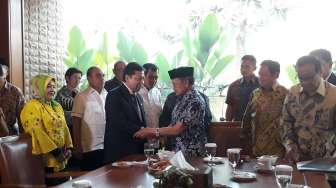 Setya Novanto Curhat Status Tersangka Korupsinya ke BJ Habibie