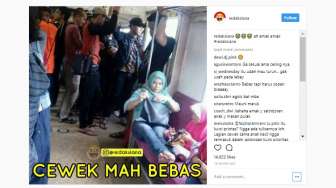 Banyak Penumpang Berdiri, Ibu Ini Malah Selonjoran di Bangku KRL