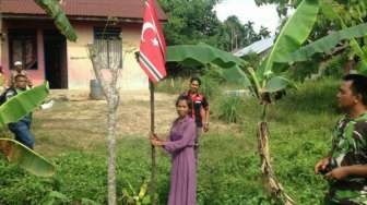 Kocak! Diminta Pasang Merah Putih, Nenek Maryam Malah Kibarkan Bendera Bintang Bulan