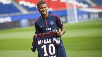 Pindah ke PSG, Neymar Tolak Disamakan dengan Figo