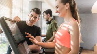 Berlari 3 Kali Seminggu di Treadmill Bikin Nyeri Menstruasi Berkurang!