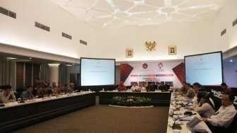 Rakor Tingkat Menteri tentang Susenas Kemiskinan di Kemenko PMK, Jakarta, Selasa (8/8).