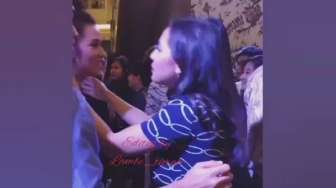 Batal Jadi Ipar, "Mesranya" Raisa dan Pevita Pearce Cipika Cipiki