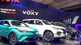 Toyota C-HR Hybrid Temani Voxy dan Fortuner TRD Sportivo di GIIAS 2017