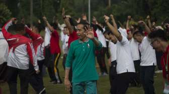 Presiden Joko Widodo bersama Anggota Dewan Pengarah Unit Kerja Presiden Pembinaan Ideologi Pancasila ( UKP-PIP) Syafii Maarif, Ketua Dewan Pengarah UKP-PIP Megawati Soekarnoputri, Anggota Dewan Pengarah UKP-PIP lainnya Mahfudz MD, Try Sutrisno, Wisnu Bawa Tenaya, Sudhamek dan Kepala UPK-PIP Yudi Latief, menghadiri acara program pendidikan penguatan Pancasila di Istana Bogor, Jawa Barat, Sabtu (12/8).