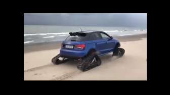 Audi S1 Ini Pikat Mata Pengunjung Pantai