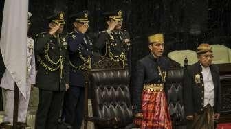 Beragendakan penyampaian pidato kenegaraan Presiden Joko Widodo. 
