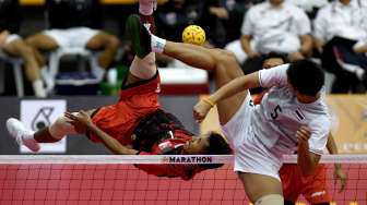 Sepak takraw putra Indonesia vs Thailand di SEA Games XXIX Kuala Lumpur di Stadion Indoor Titiwangsa, Kuala Lumpur, Malaysia, Jumat (18/8).