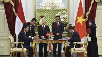 Presiden Joko Widodo menerima kunjungan kenegaraan Sekretaris Jenderal Partai Komunis Vietnam Nguyen Phu Trong di Istana Merdeka, Jakarta, Rabu (23/8).