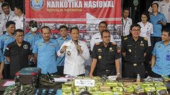 Badan Narkotika Nasional (BNN) bekerja sama dengan Dirjen Bea dan Cukai merilis hasil pengungkapan dua jarigan narkotika Internasional dari dua kasus, di Jakarta, Rabu (23/8).